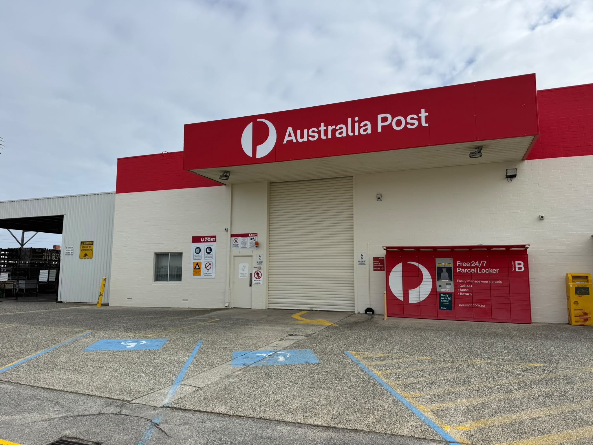 Australia Post Logistics Facility Exterior in Welshpool